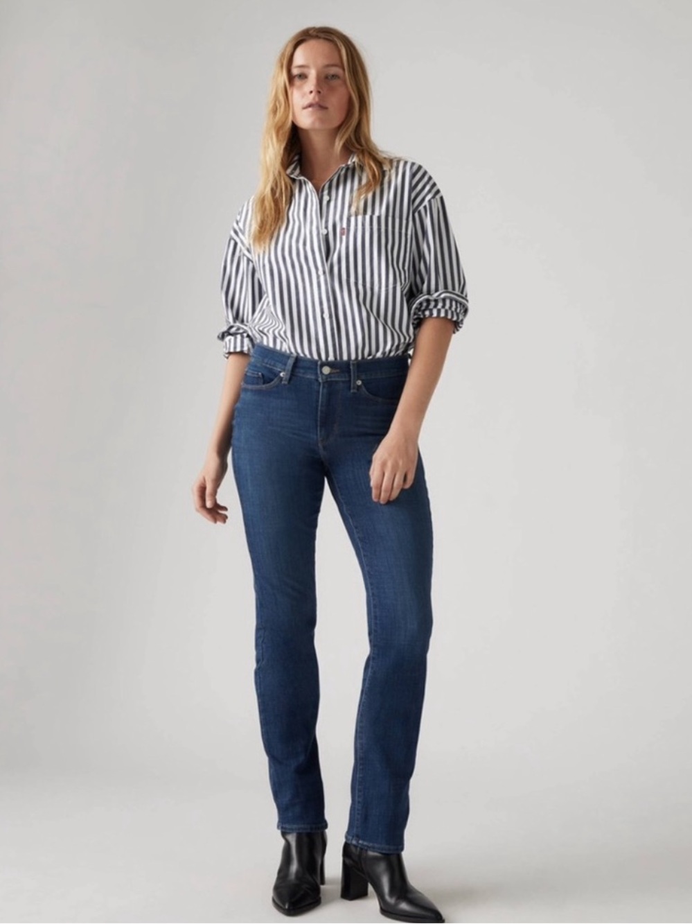 NWOT Levi's Classic Straight Leg Jeans